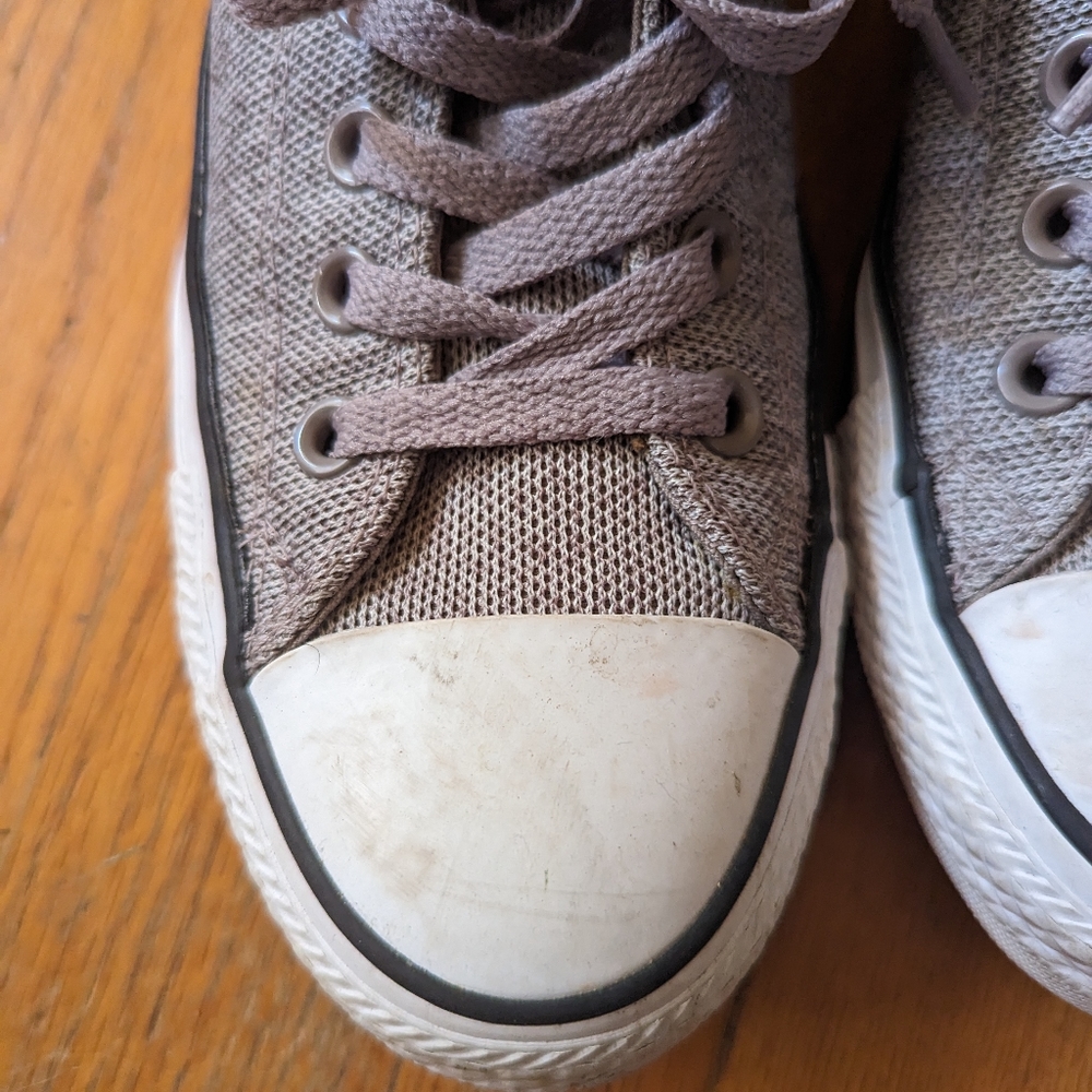 Converse - Picture 2 of 4